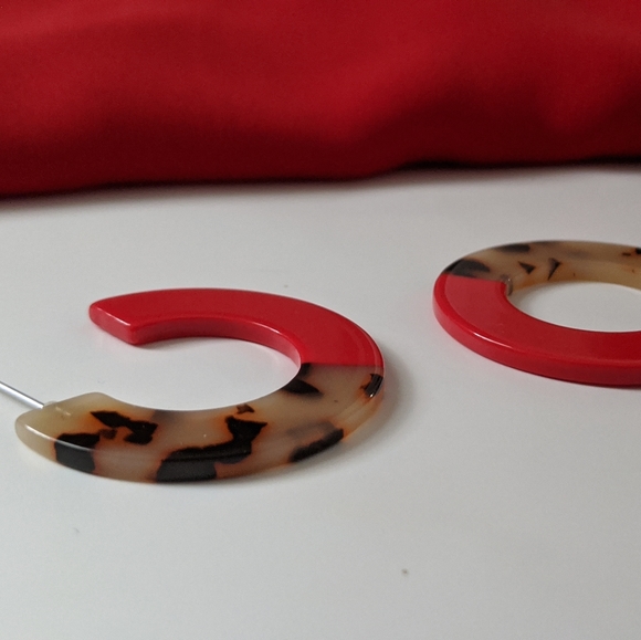 Simply Mahari Jewelry - Red and Leopard Grain Hoop Earrings Simply Mahari Jewelry - Red and Leopard Grain Hoop Earrings